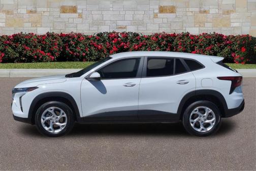 Summit White 2024 Chevrolet Trax LS