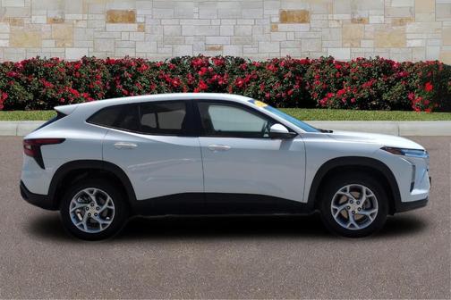 Summit White 2024 Chevrolet Trax LS