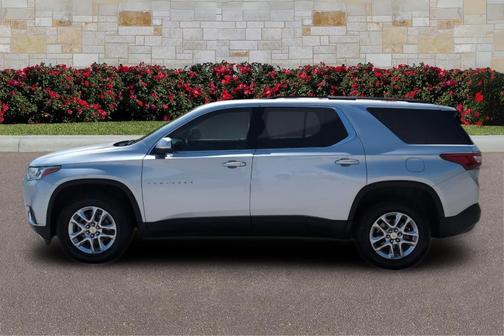 Silver Ice Metallic 2021 Chevrolet Traverse LT Cloth