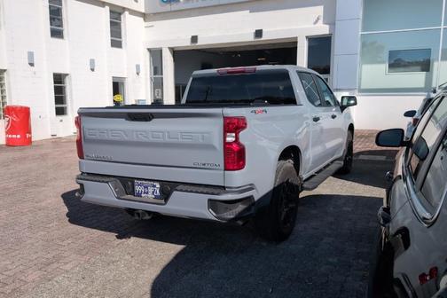 2025 Chevrolet Silverado 1500 Custom