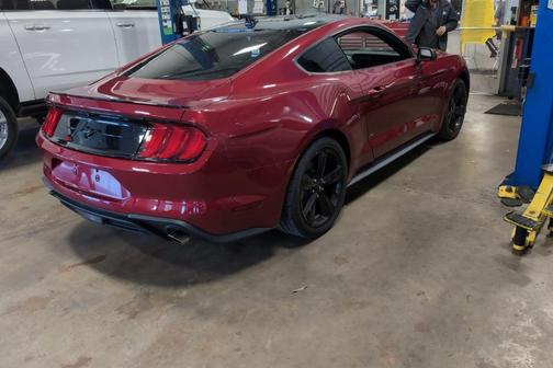 2021 Ford Mustang EcoBoost