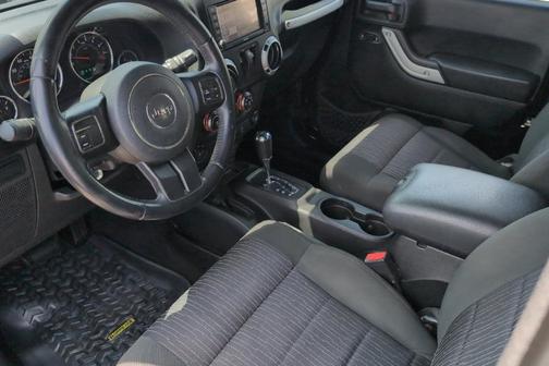 Black Clearcoat 2012 Jeep Wrangler Rubicon