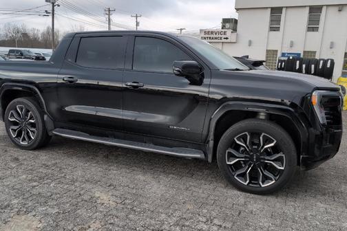 2025 GMC Sierra EV Denali