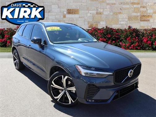 2023 Volvo XC60 B6 Ultimate Dark Theme