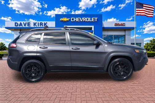 Crystal Metallic 2020 Jeep Cherokee Trailhawk