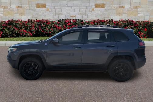 Crystal Metallic 2020 Jeep Cherokee Trailhawk