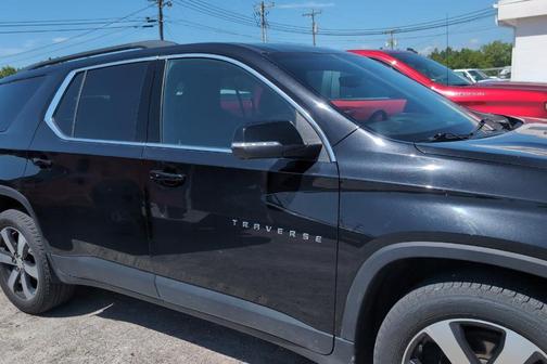 Black 2023 Chevrolet Traverse LT Leather