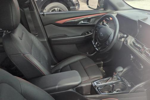 Black Metallic 2025 Chevrolet Trailblazer RS