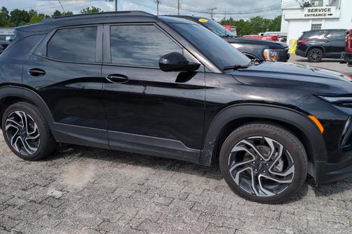 Black Metallic 2025 Chevrolet Trailblazer RS