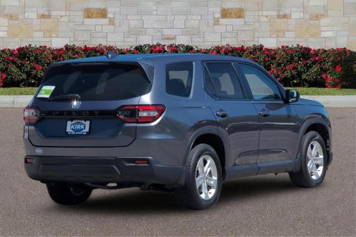 Modern Steel Metallic 2024 Honda Pilot LX