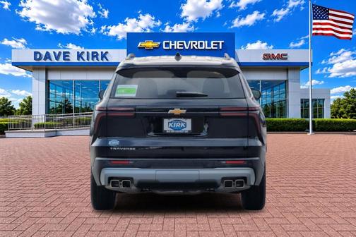 Black Metallic 2026 Chevrolet Traverse LT