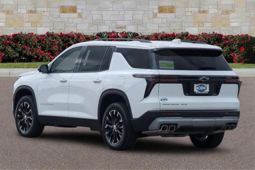 Summit White 2026 Chevrolet Traverse LT