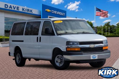 Summit White 2014 Chevrolet Express 2500 LT