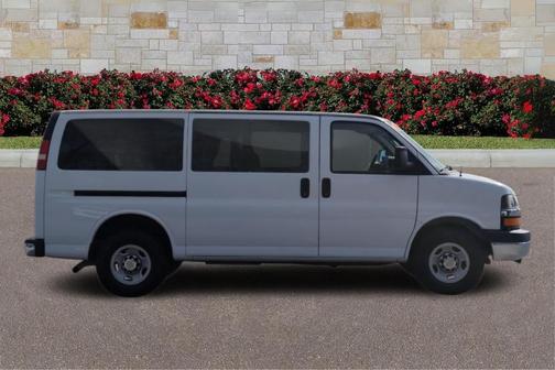 Summit White 2014 Chevrolet Express 2500 LT