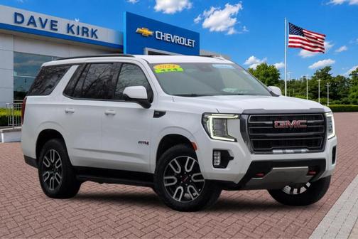 Summit White 2024 GMC Yukon AT4
