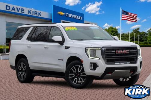 Summit White 2024 GMC Yukon AT4