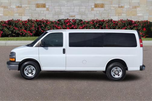 Summit White 2014 Chevrolet Express 2500 LT