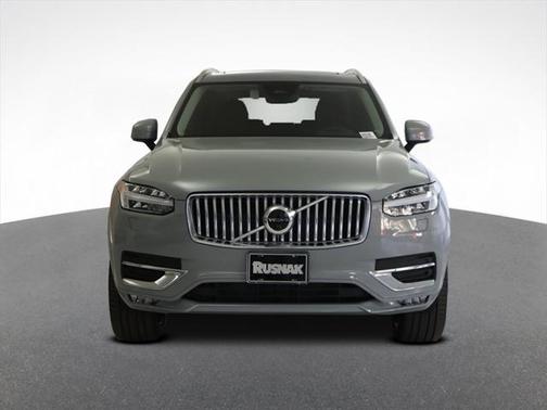 2025 Volvo XC90 B6 Plus 7-Seater