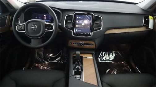2025 Volvo XC90 B6 Plus 7-Seater