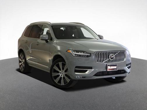 2025 Volvo XC90 B6 Plus 7-Seater
