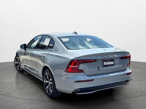 2025 Volvo S60 B5 Core