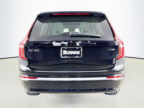 Onyx Black Metallic 2026 Volvo XC90 Plug-In Hybrid Ultra, T8 AWD, Electric/Gasoline, Bright, 6 Seats