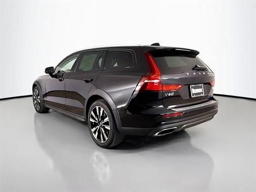 2020 Volvo V60 Cross Country T5