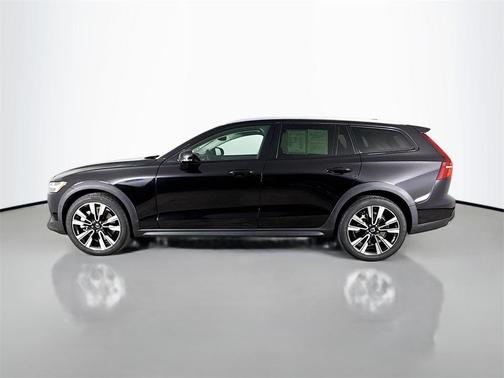2020 Volvo V60 Cross Country T5