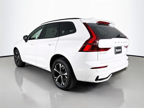 2026 Volvo XC60 B5 Core