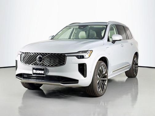 Gray Metallic 2026 Volvo XC90 Plug-In Hybrid Ultra, T8 AWD, Electric/Gasoline, Bright, 7 Seats