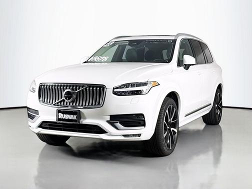 Crystal White Metallic 2023 Volvo XC90 B6 Plus 7-Seater