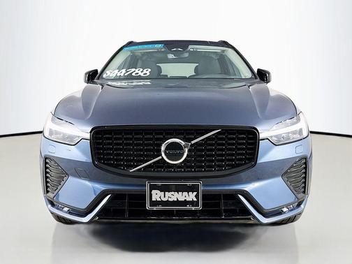 2025 Volvo XC60 B5 Core