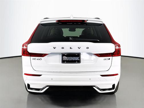 2026 Volvo XC60 B5 Ultra