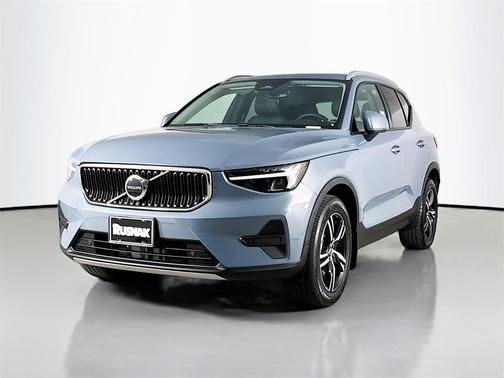 2023 Volvo XC40 B5 Core