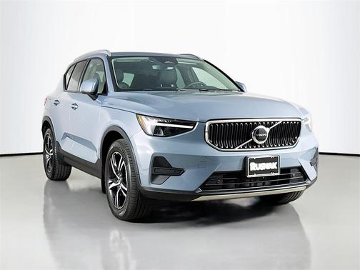 2023 Volvo XC40 B5 Core