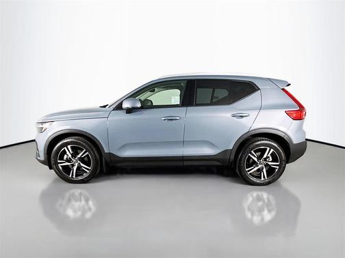 2023 Volvo XC40 B5 Core