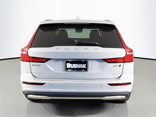 2026 Volvo V60 Cross Country B5 Ultra