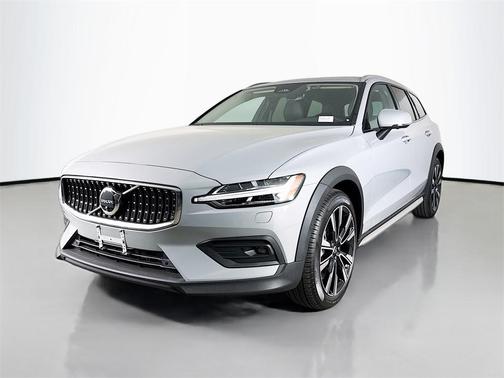2026 Volvo V60 Cross Country B5 Ultra