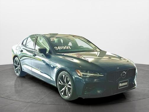2025 Volvo S60 B5 Core