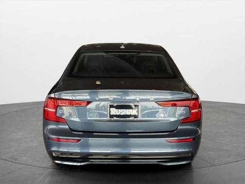 2025 Volvo S60 B5 Core