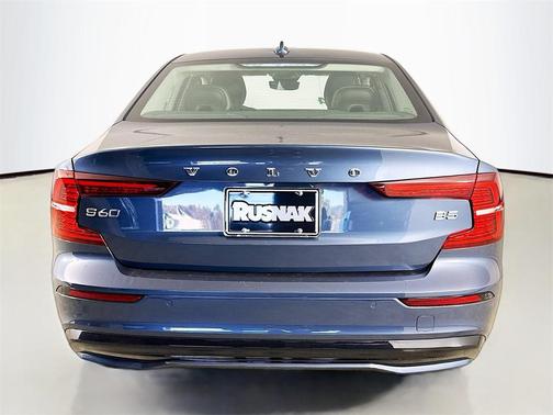 2025 Volvo S60 B5 Core