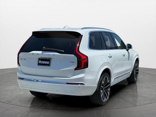 2025 Volvo XC90 Plug-In Hybrid T8 Plus 7-Seater