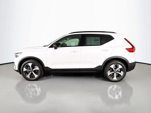 2026 Volvo XC40 Plus, B5 AWD Gas (mild hybrid), Dark