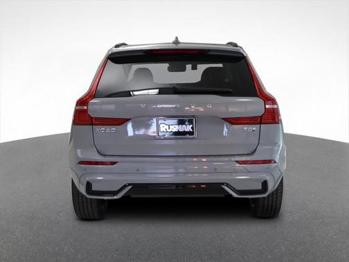 2025 Volvo XC60 Plug-In Hybrid T8 Plus