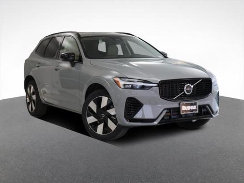 2025 Volvo XC60 Plug-In Hybrid T8 Plus
