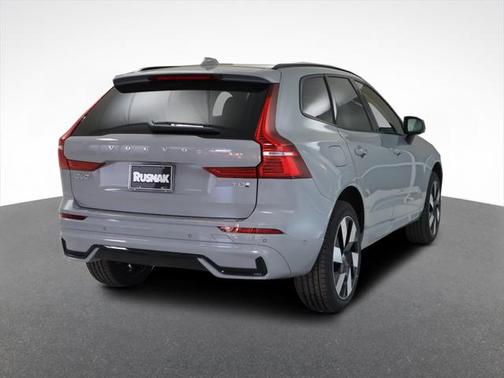 2025 Volvo XC60 Plug-In Hybrid T8 Plus