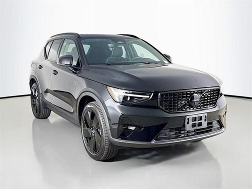2026 Volvo XC40 B5 Ultra Black Edition