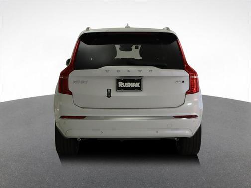 2025 Volvo XC90 B6 Plus 7-Seater