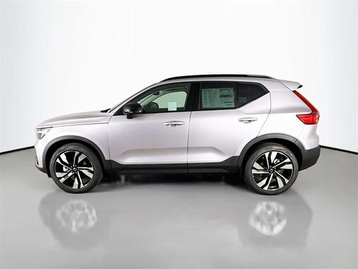 2026 Volvo XC40 B5 Ultra