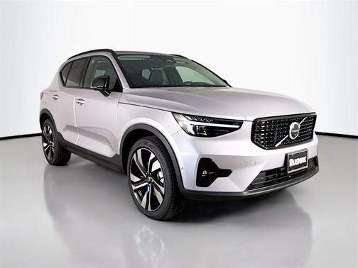 2026 Volvo XC40 B5 Ultra